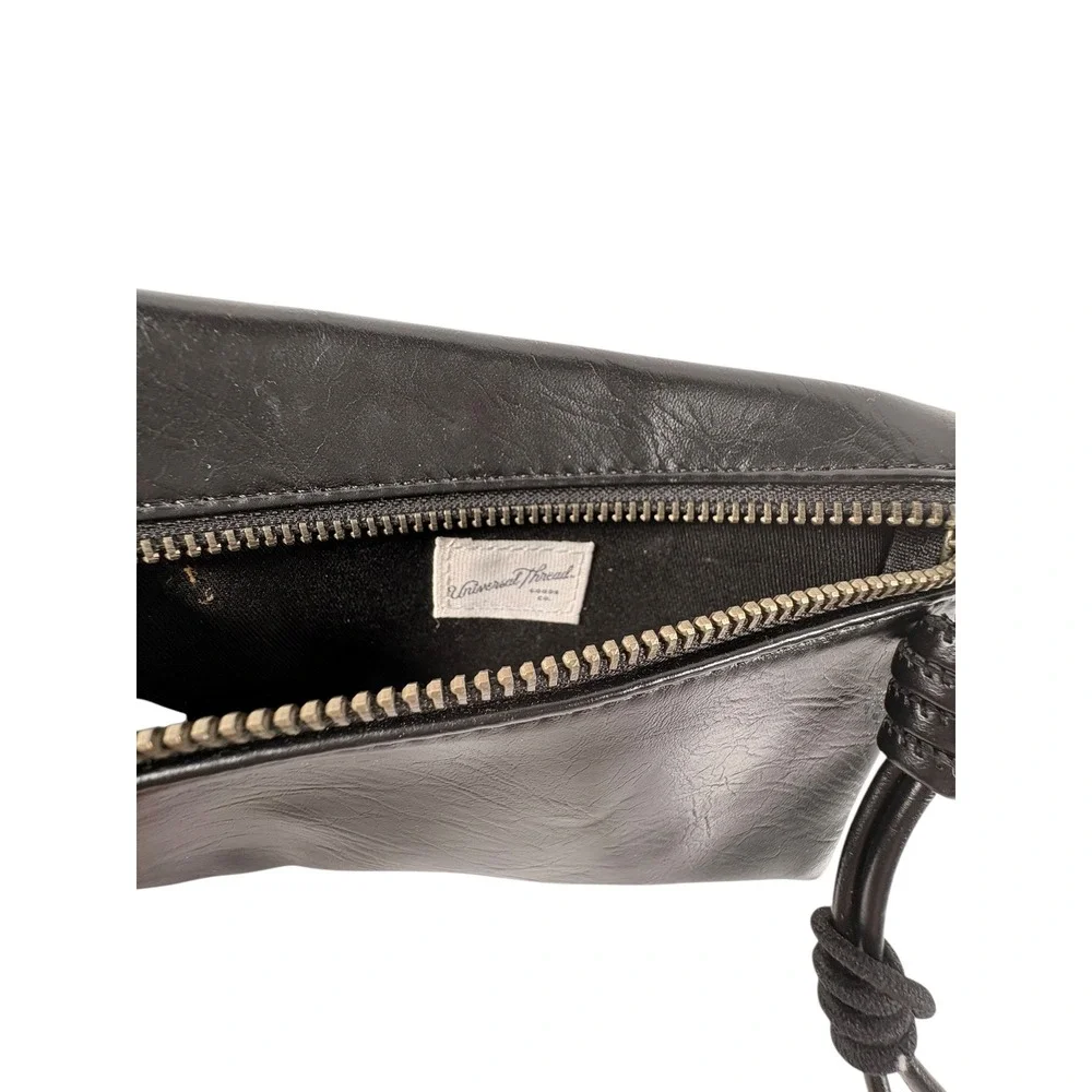 Universal Thread Wristlet Pouch Womens OS Black Excellent Faux Leather Zipper